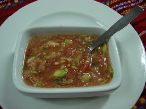 Una salsa suave y deliciosa que realza el sabor de tus platillos sin ser picante, perfecta para toda la familia.
